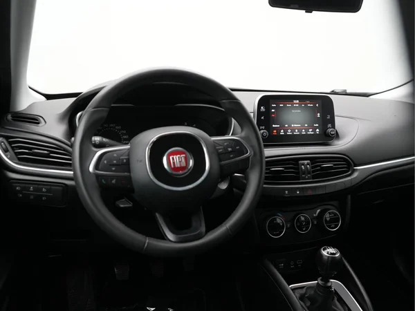 FIAT Tipo Hatchback (2016) — foto 3 van 22