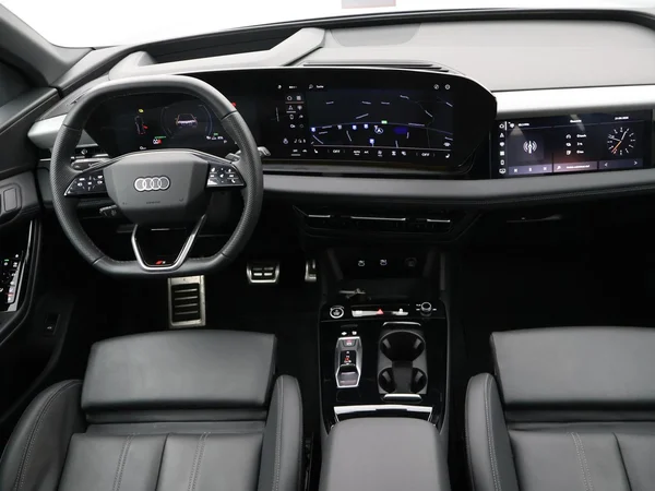 AUDI Q6 e-tron (2025) — foto 17 van 25