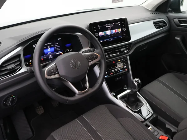 VOLKSWAGEN T-Roc (2024) — foto 8 van 26