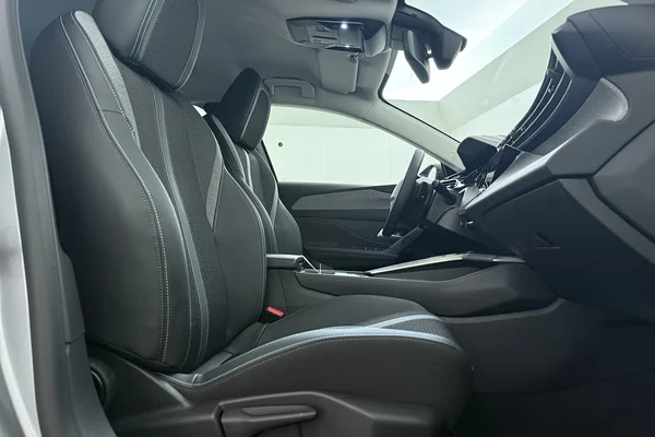 Peugeot 308 SW (2025) — foto 17 van 19