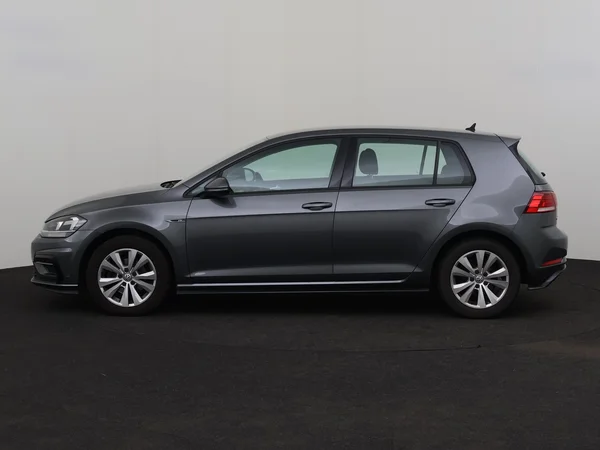 VOLKSWAGEN Golf (2018) — foto 12 van 26