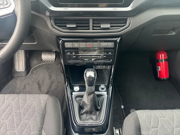 VOLKSWAGEN T-Cross (2025) — foto 12 van 12