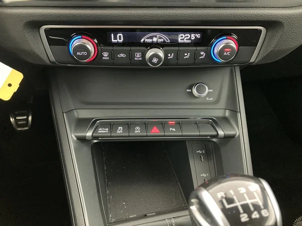AUDI Q3 (2022) — foto 20 van 36