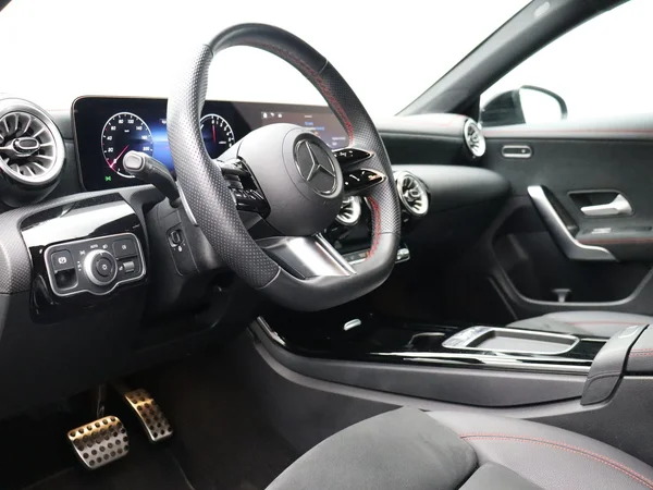 Mercedes-Benz CLA (2025) — foto 4 van 34
