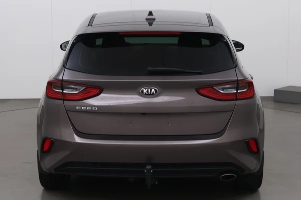 Kia Cee d (2021) — foto 15 van 20