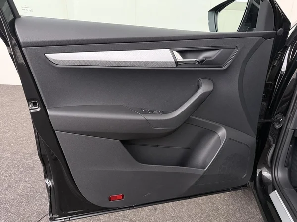SKODA Karoq (2025) — foto 7 van 18