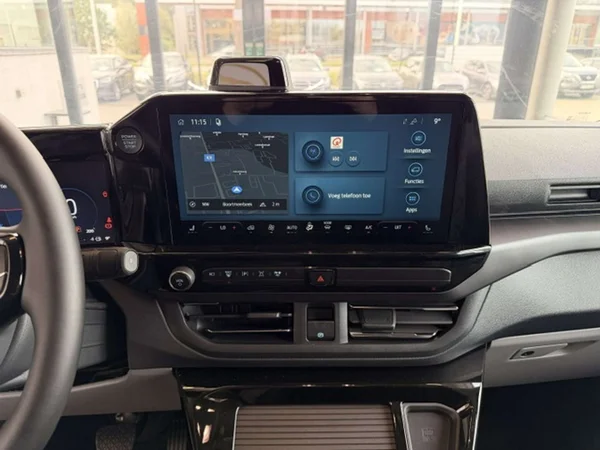 Ford Tourneo Custom — foto 9 van 24