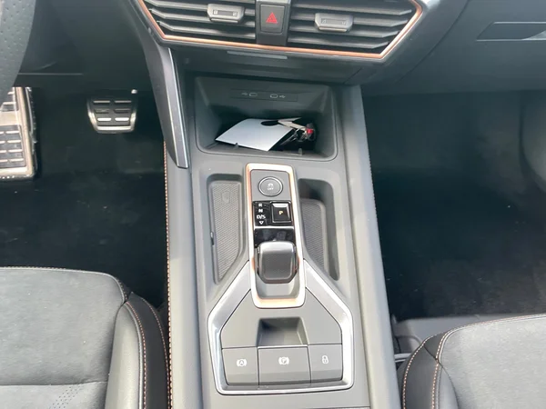 CUPRA Leon (2024) — foto 4 van 22