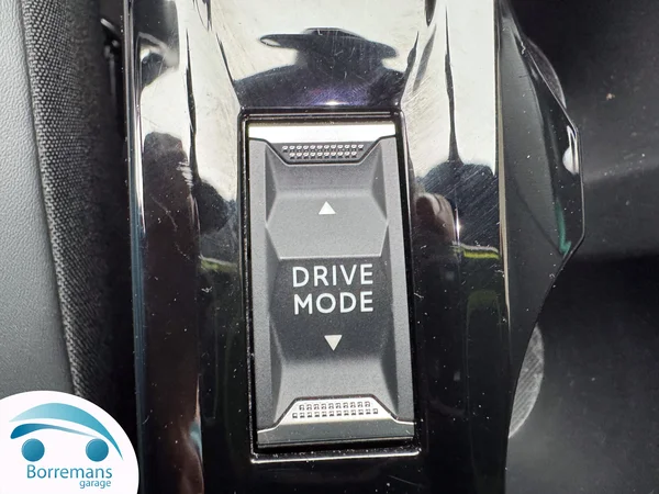 Peugeot 2008 (2023) — foto 33 van 45