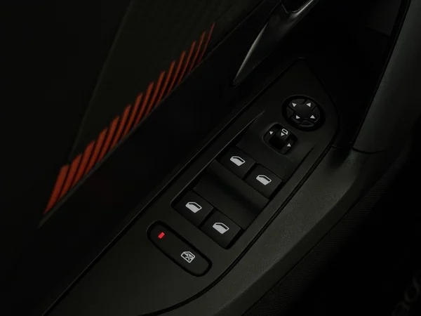 PEUGEOT 2008 (2021) — foto 18 van 26