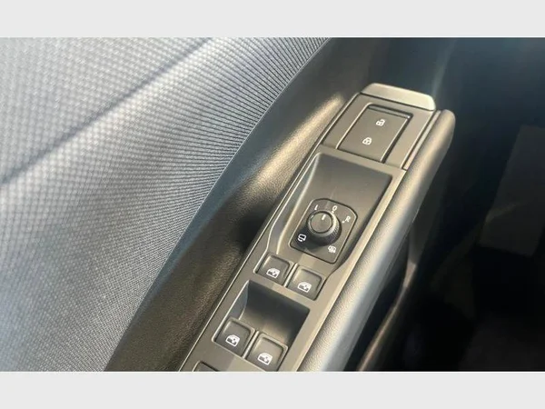 VOLKSWAGEN T-Roc (2026) — foto 15 van 28