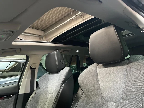 SKODA Octavia Combi (2024) — foto 11 van 22