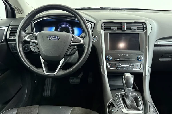 Ford Mondeo Clipper Hybrid (2020) — foto 15 van 36