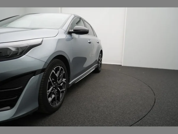 KIA Ceed (2023) — foto 28 van 29