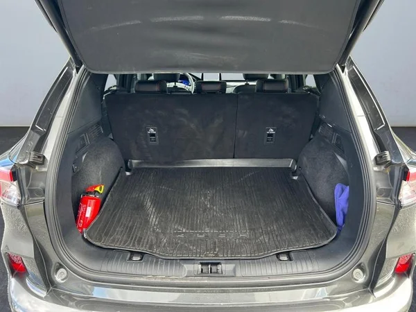 FORD Kuga (2021) — foto 24 van 31