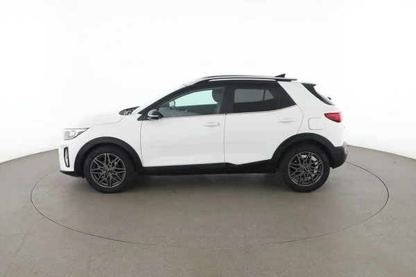 Kia Stonic (2022) — foto 9 van 16