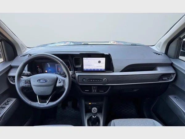 Ford Tourneo Courier (2025) — foto 29 van 29