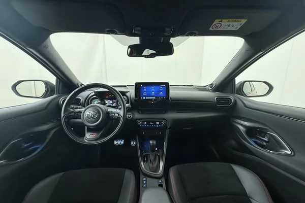 Toyota Yaris Hybrid (HEV) (2023) — foto 21 van 21