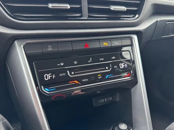 VOLKSWAGEN T-Roc (2024) — foto 7 van 18