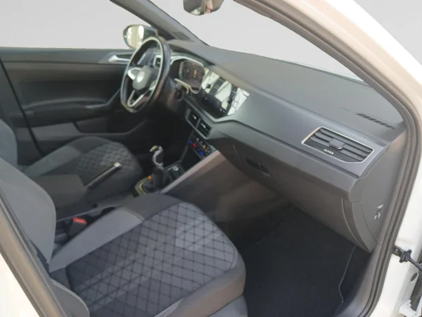 VOLKSWAGEN Taigo (2022) — foto 17 van 18