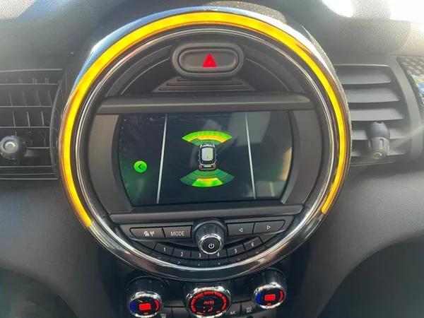 MINI Mini 5 Doors (F55) (2018) — foto 17 van 27