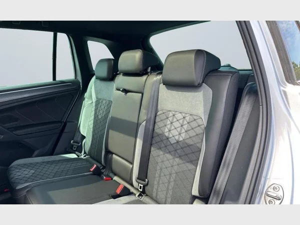 Volkswagen Tiguan (2022) — foto 8 van 18