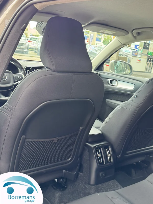 Volvo XC-40 (2020) — foto 16 van 44