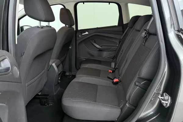 Ford C-Max (2017) — foto 27 van 28