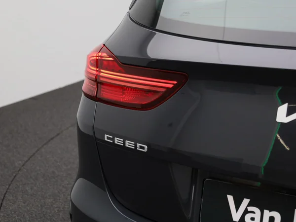 Kia cee'd (2023) — foto 33 van 39