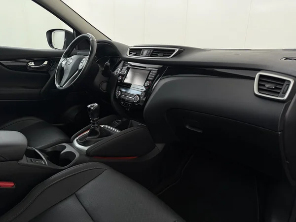 NISSAN Qashqai (2017) — foto 3 van 28