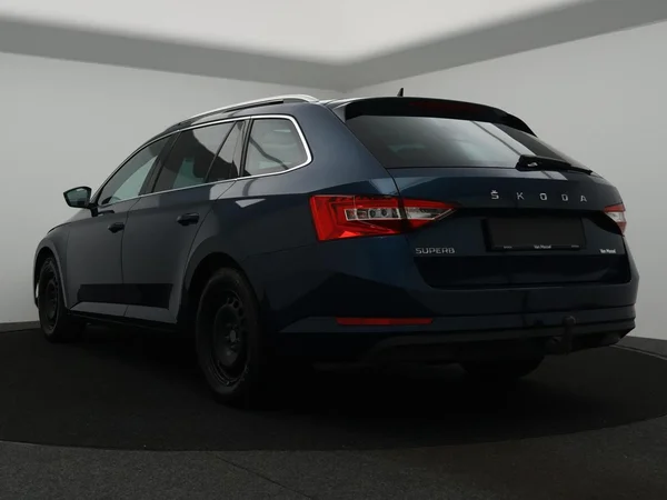 SKODA Superb Combi (2024) — foto 2 van 34