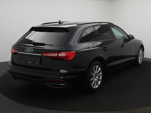 AUDI A4 Avant (2022) — foto 9 van 26