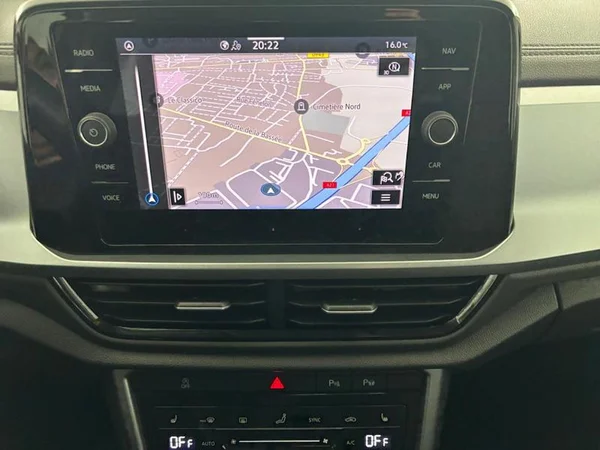 VOLKSWAGEN T-Roc (2022) — foto 7 van 23
