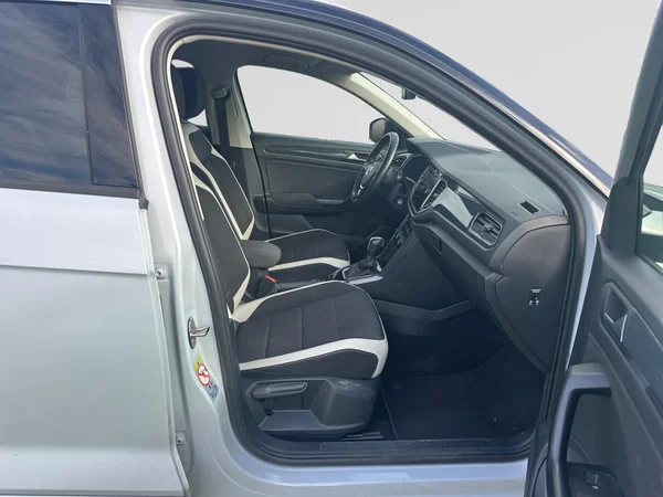 VOLKSWAGEN T-Roc (2021) — foto 8 van 24