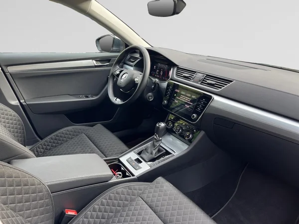 SKODA Superb Combi (2024) — foto 17 van 19