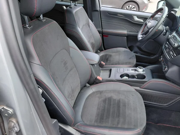 Ford Kuga (2023) — foto 3 van 21