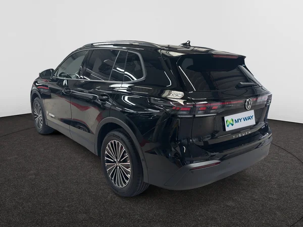 VOLKSWAGEN Tiguan (2026) — foto 6 van 6