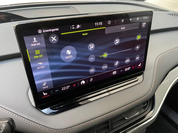 SKODA Enyaq Coupé (2025) — foto 4 van 19