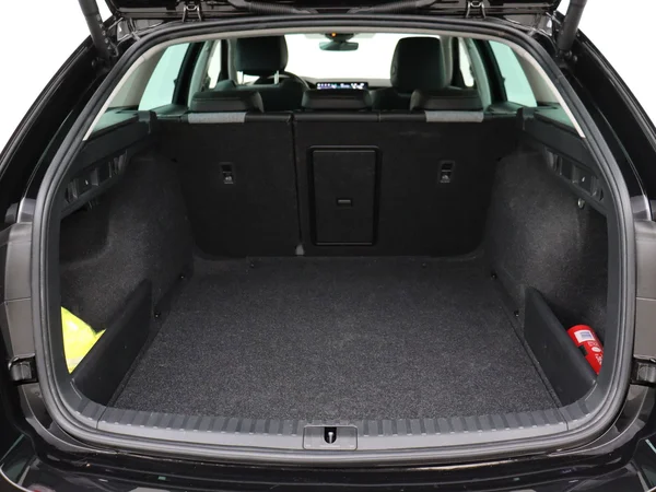 SKODA Octavia Combi (2024) — foto 6 van 19