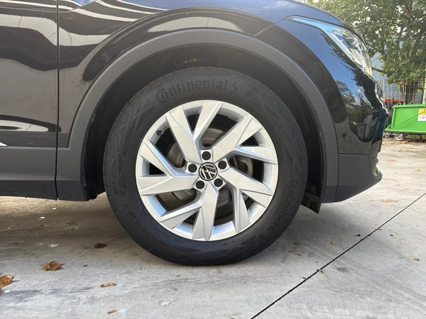 VOLKSWAGEN Tiguan (2021) — foto 17 van 24