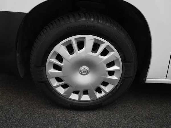 Opel Combo Life (2022) — foto 5 van 32