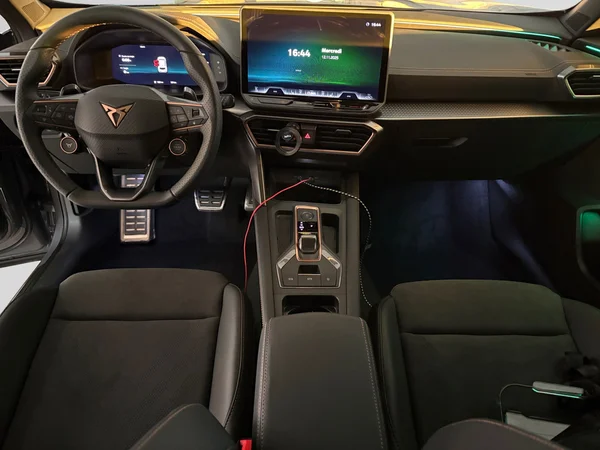 CUPRA Formentor e-Hybrid (PHEV) (2025) — foto 16 van 24