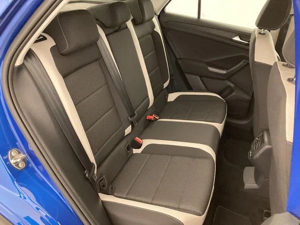 VOLKSWAGEN T-Roc (2021) — foto 16 van 36
