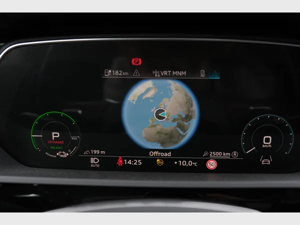 AUDI Q8 e-tron (2023) — foto 18 van 35