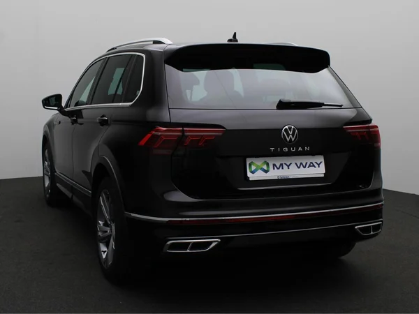 VOLKSWAGEN Tiguan (2021) — foto 16 van 21