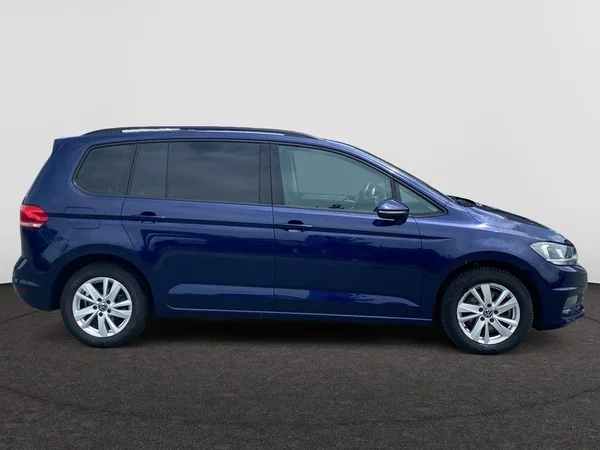 VOLKSWAGEN Touran (2022) — foto 16 van 19