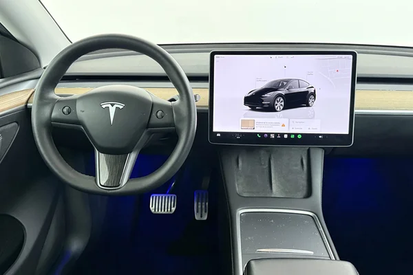 Tesla Model 3 (2023) — foto 11 van 36