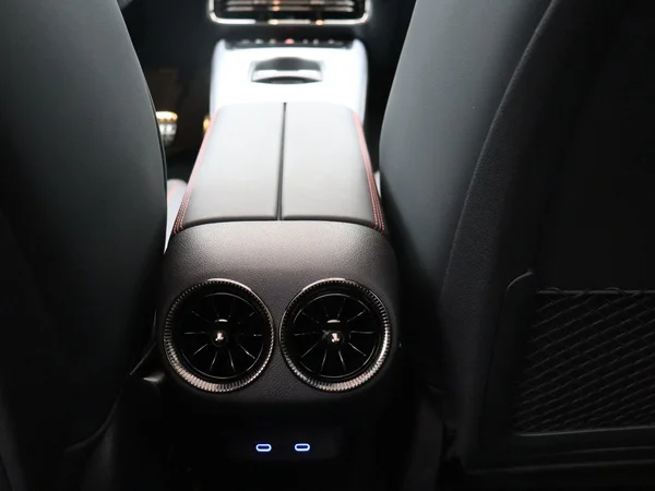 Mercedes-Benz CLA (2025) — foto 11 van 25