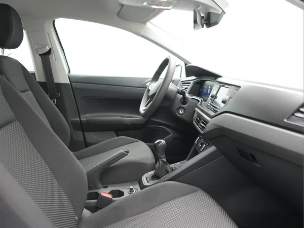 VOLKSWAGEN Polo (2022) — foto 2 van 36