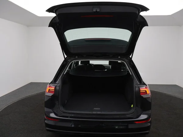 VOLKSWAGEN Golf VIII SW (2022) — foto 23 van 23